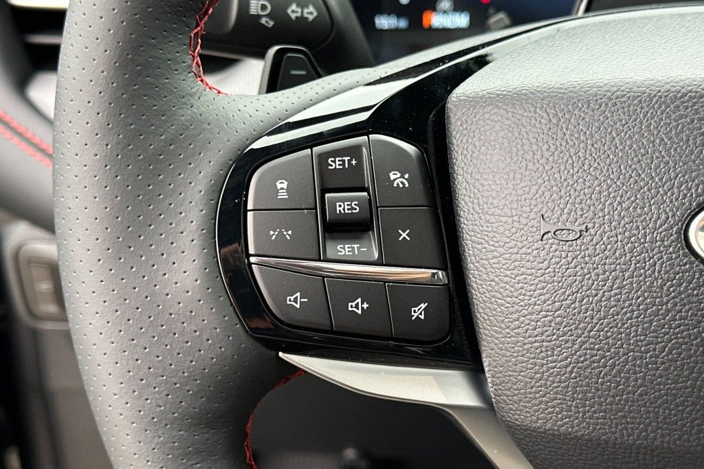 Used 2025 Ford Explorer ST-Line w/ Premium Package RWD image 34
