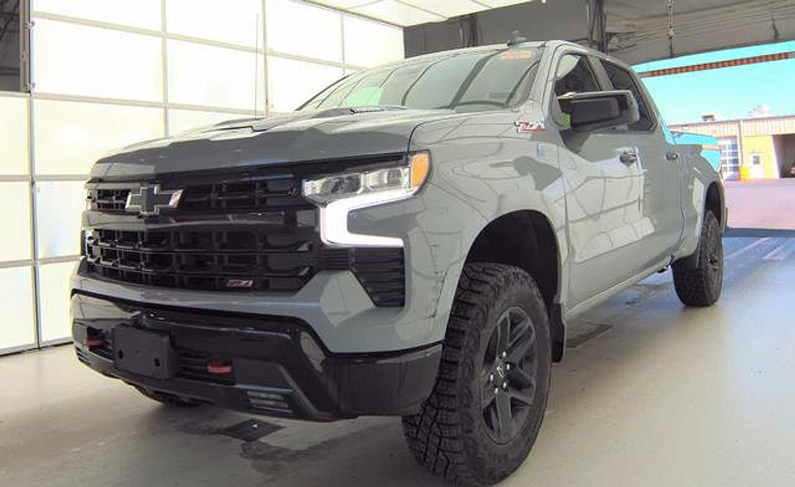 Used 2024 Chevrolet Silverado 1500 LT Trail Boss w/ Protection Package AWD/4WD image 4