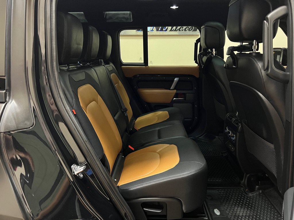 Used 2023 Land Rover Defender 110 X-Dynamic SE AWD/4WD image 22