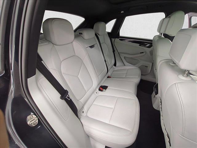 Used 2022 Porsche Macan image 23