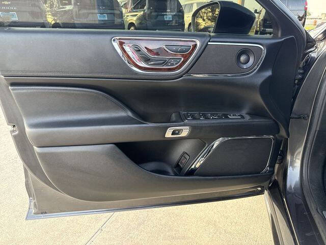 Used 2018 Lincoln Continental Reserve w/ Continental Climate Package FWD image 23