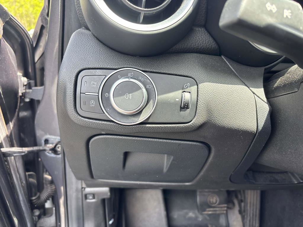 Used 2019 Alfa Romeo Giulia AWD image 13