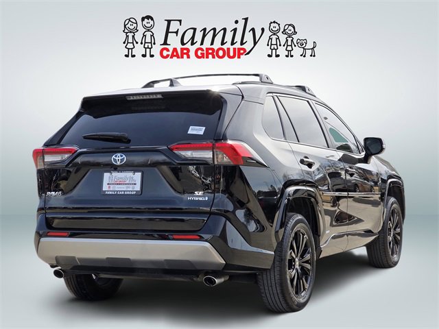 Used 2023 Toyota RAV4 SE w/ Convenience Package image 4