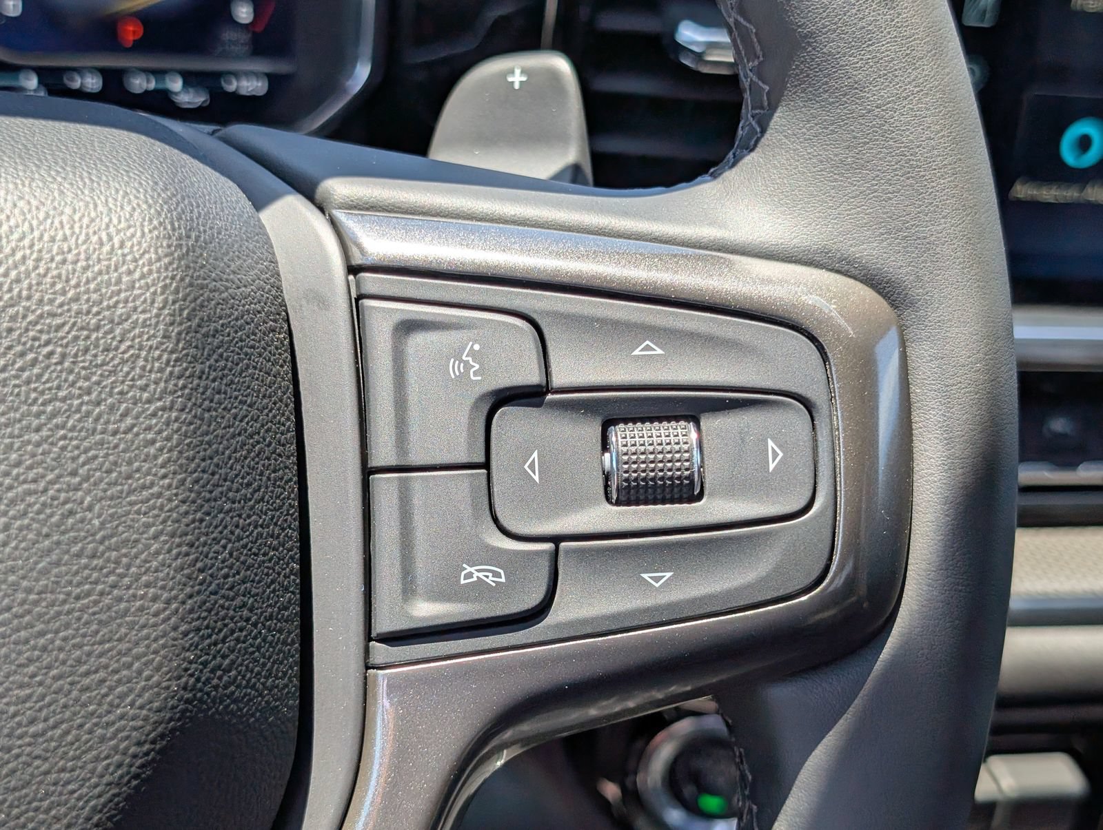 Used 2023 Chevrolet Silverado 1500 ZR2 w/ Technology Package AWD/4WD image 24