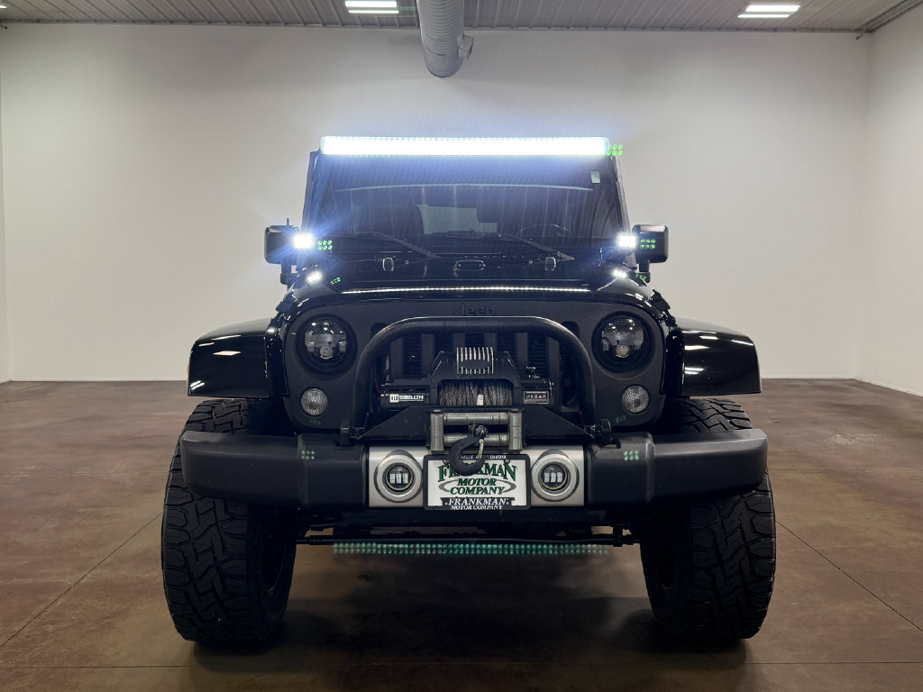 Used 2015 Jeep Wrangler Unlimited Sahara w/ Connectivity Group AWD/4WD image 42