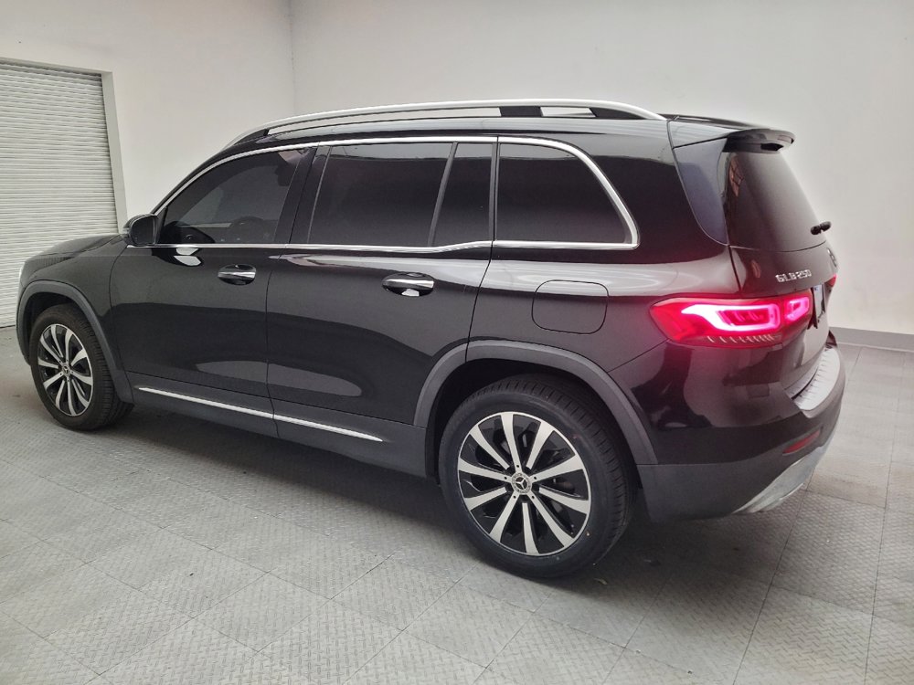 Used 2021 Mercedes-Benz GLB 250 w/ Premium Package image 3