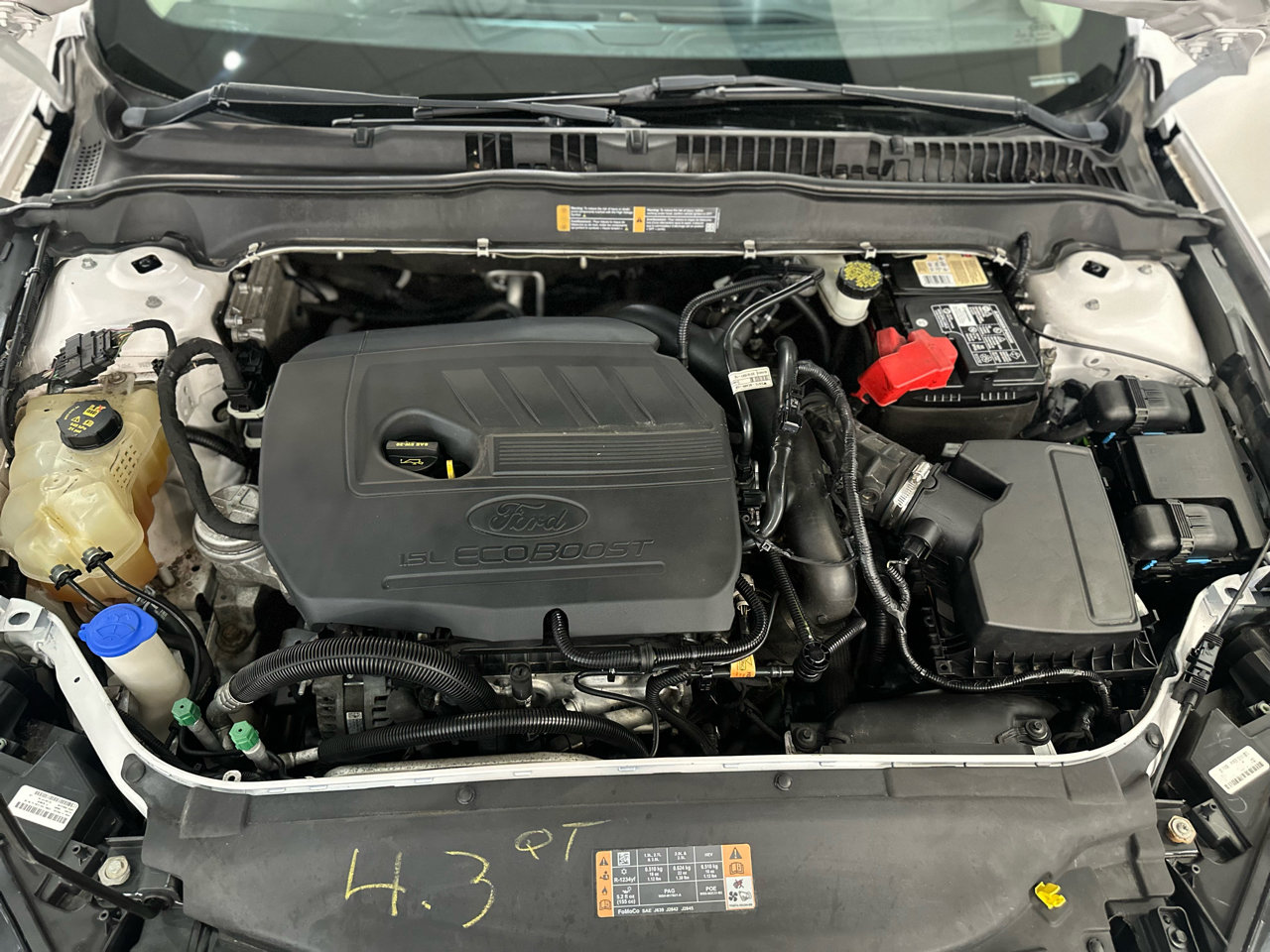 Used 2017 Ford Fusion SE w/ Fusion SE Technology Package image 24