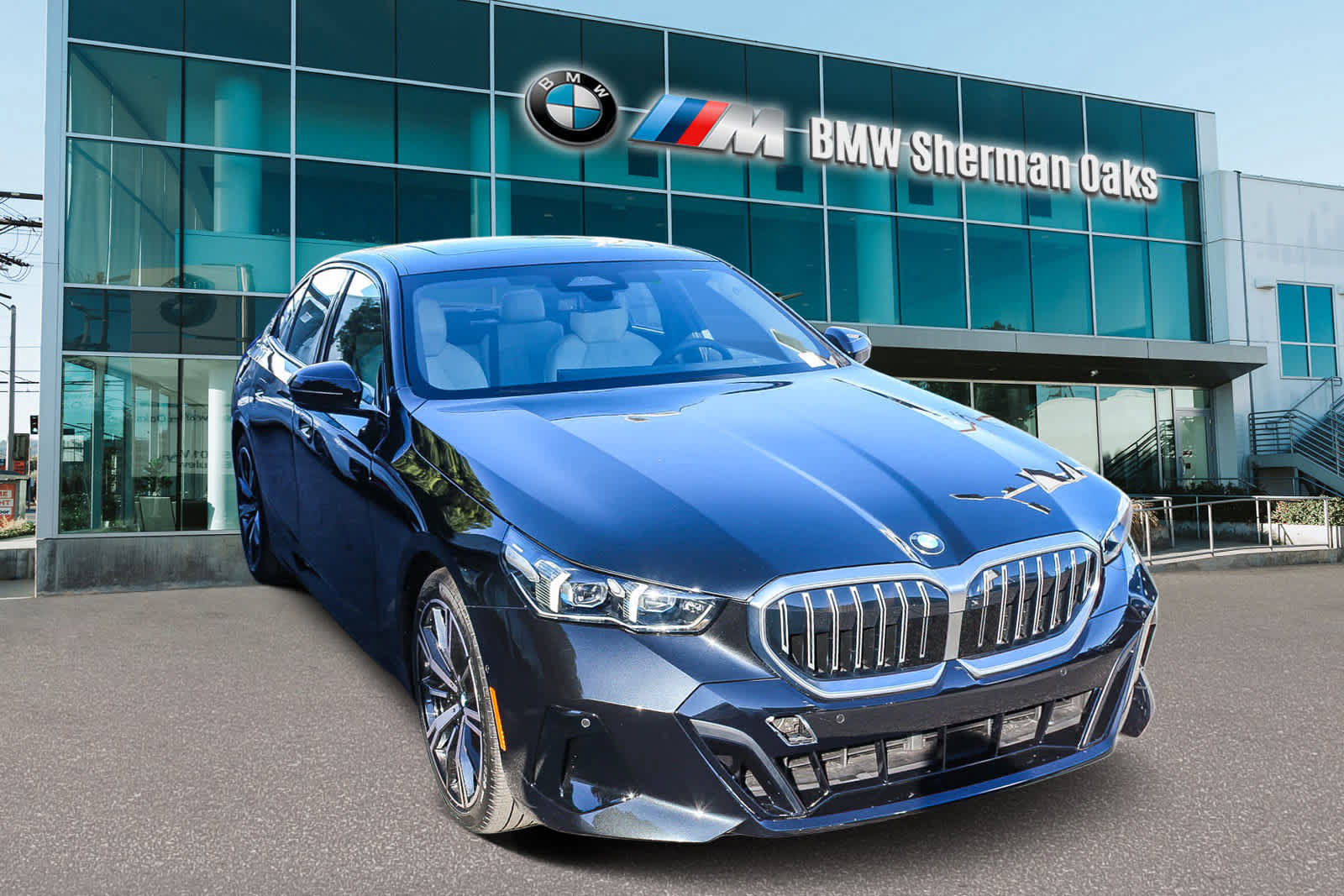 Used 2026 BMW 530i w/ M Sport Package RWD image 3