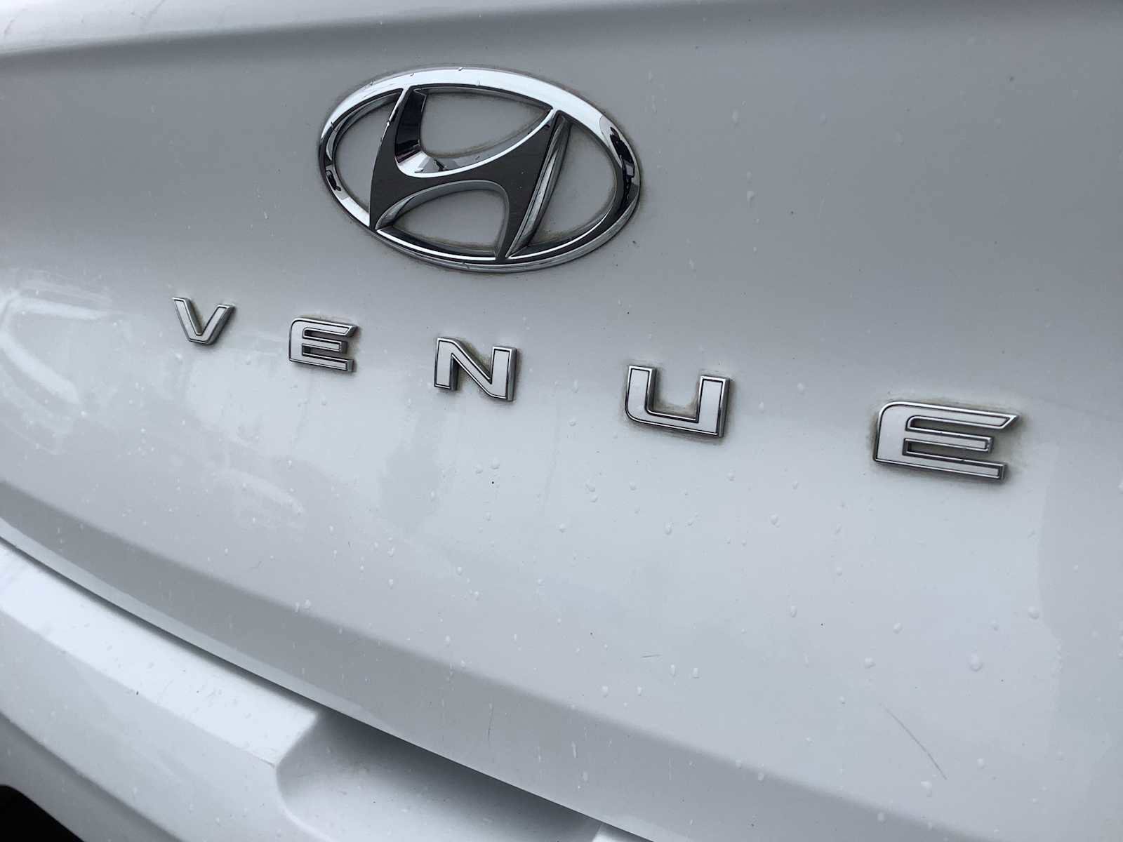 Used 2022 Hyundai Venue SE FWD image 6