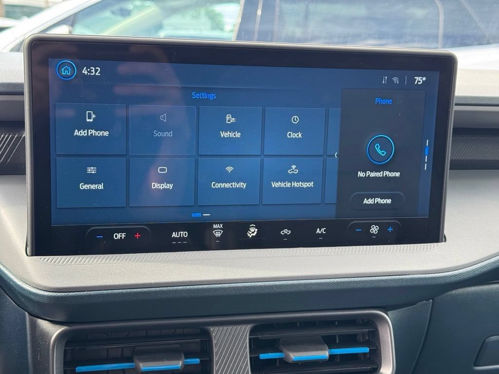 Used 2025 Ford Maverick Lobo AWD/4WD image 18
