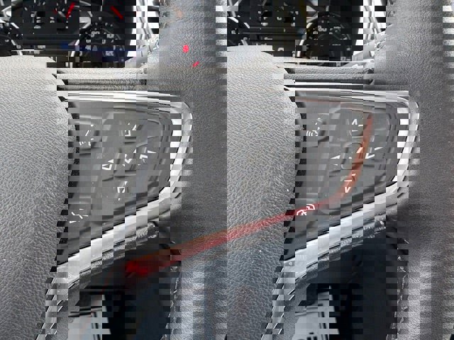 Used 2023 Chevrolet Equinox LT image 32