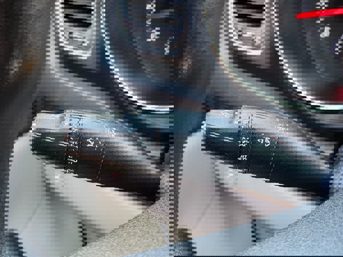 Used 2019 Kia Sedona LX image 45