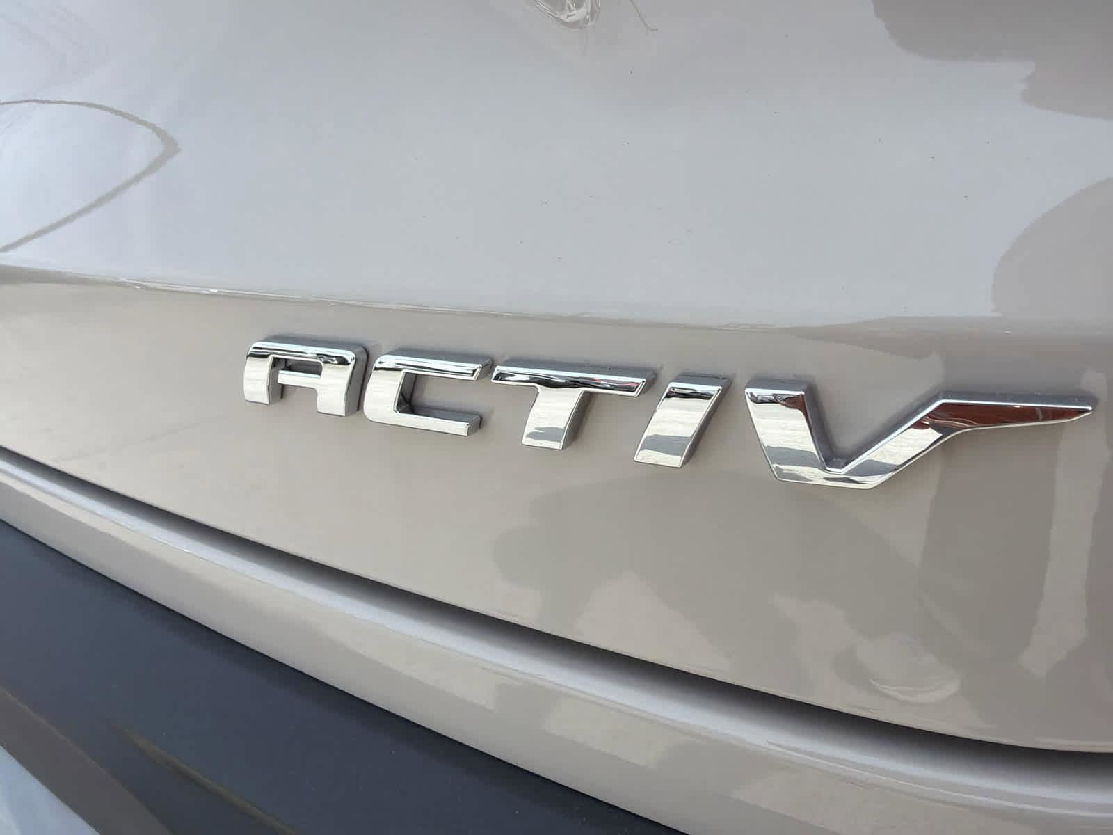 New 2026 Chevrolet Trax ACTIV w/ Sunroof Package FWD image 8