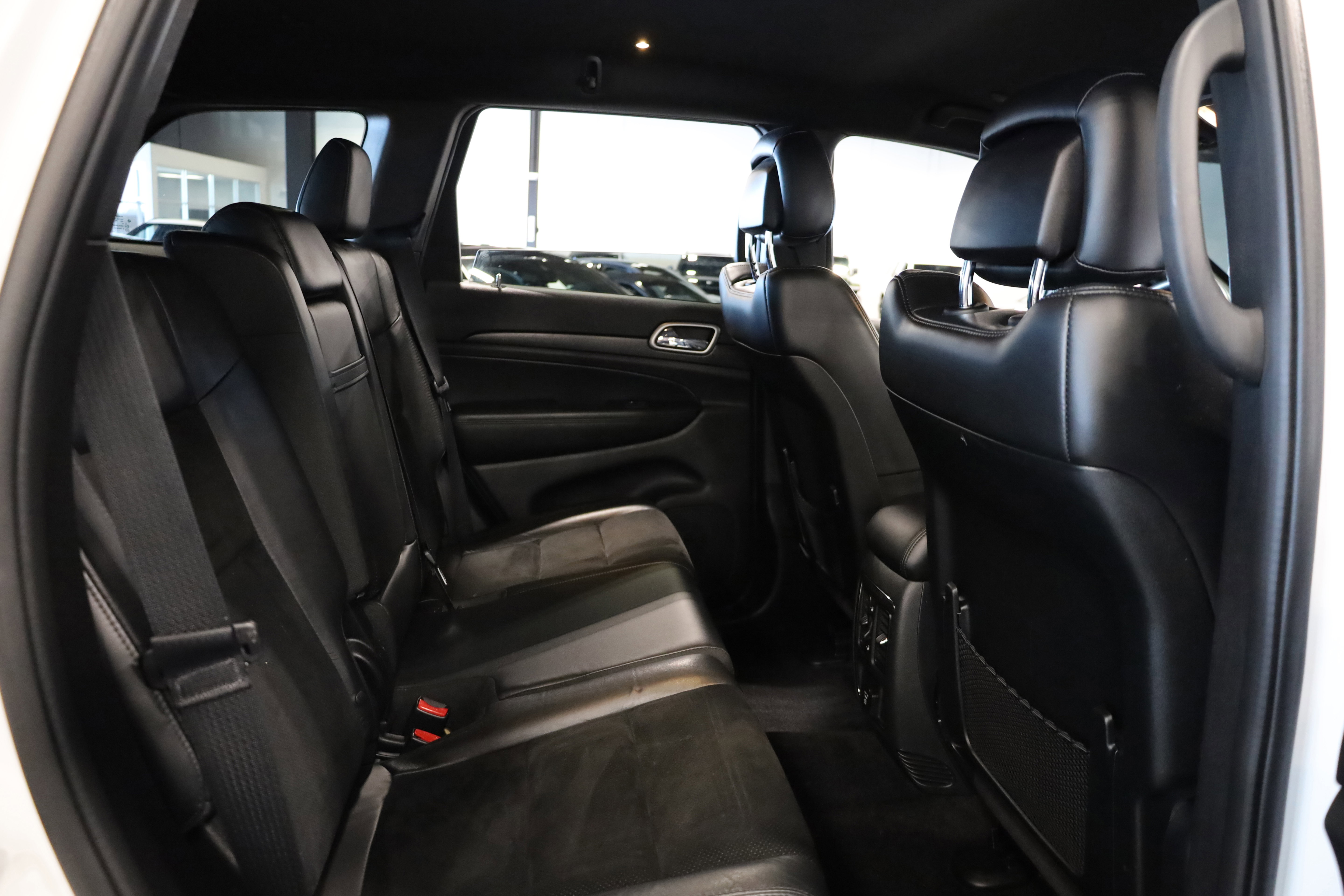 Used 2018 Jeep Grand Cherokee Altitude image 36