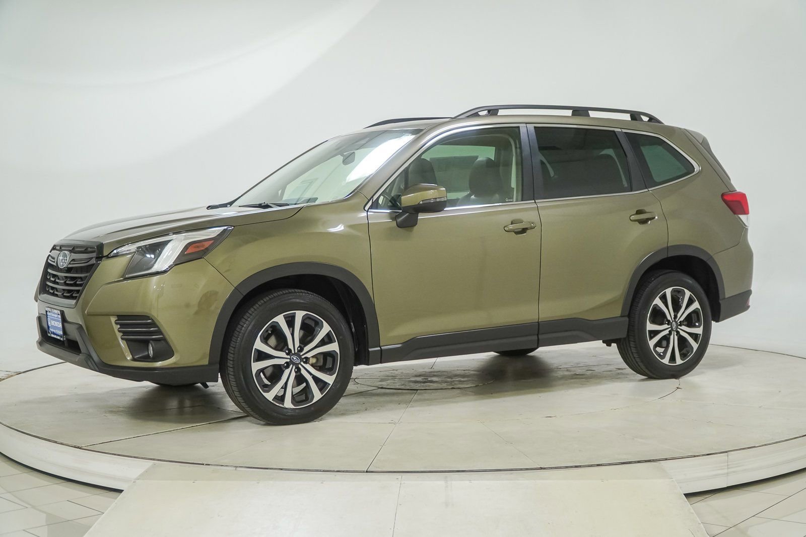 Used 2023 Subaru Forester Limited AWD/4WD image 5