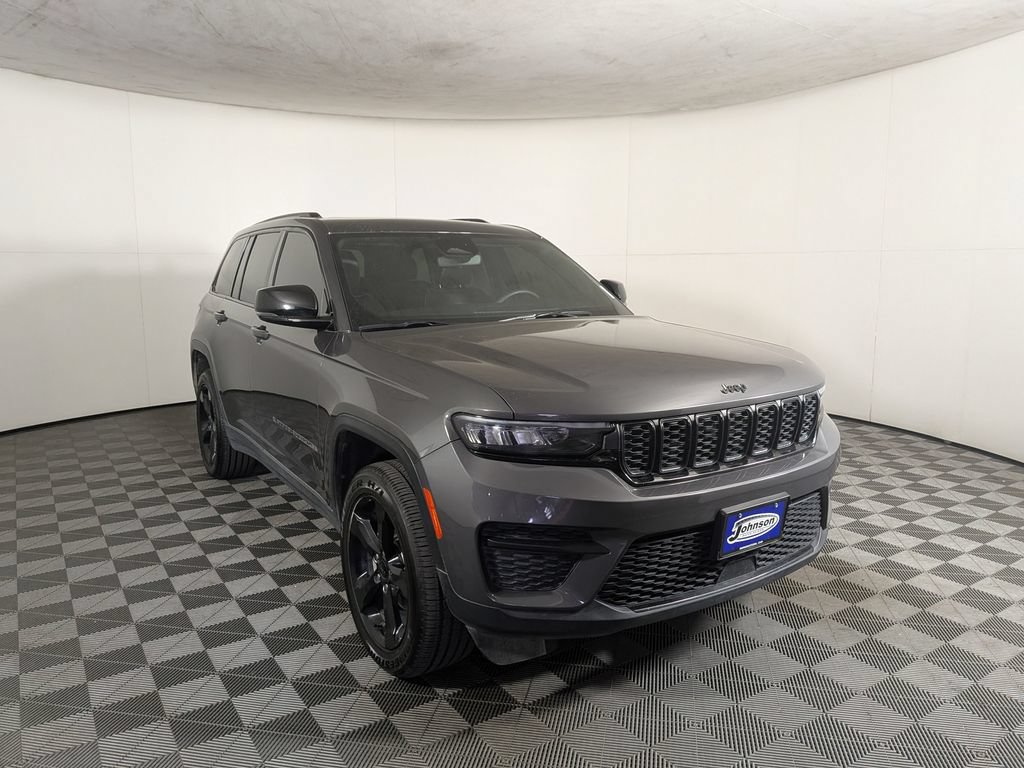 Certified 2024 Jeep Grand Cherokee Altitude AWD/4WD image 6