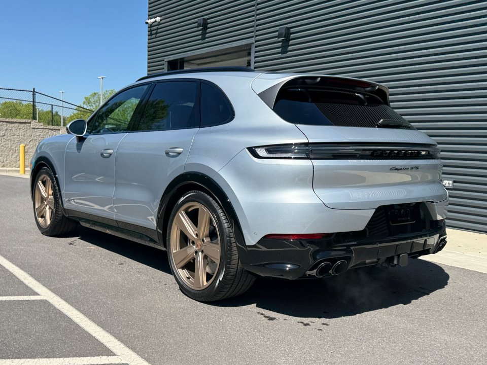 New 2026 Porsche Cayenne GTS AWD/4WD image 3