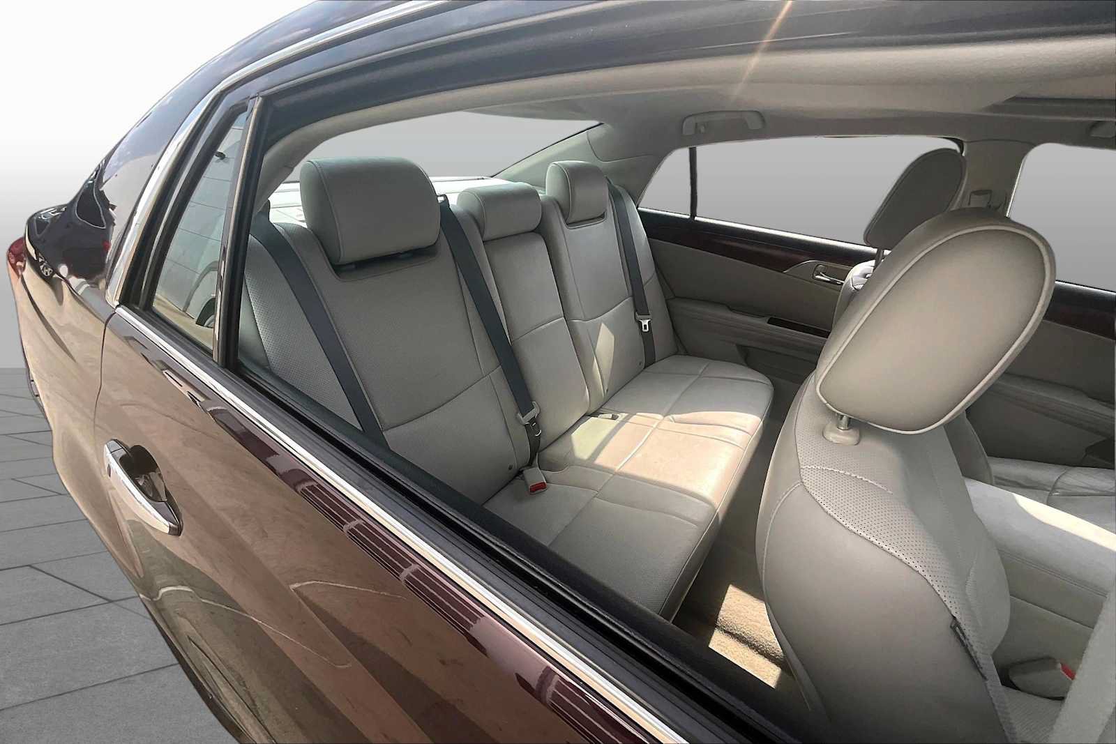Used 2011 Toyota Avalon Limited FWD image 19