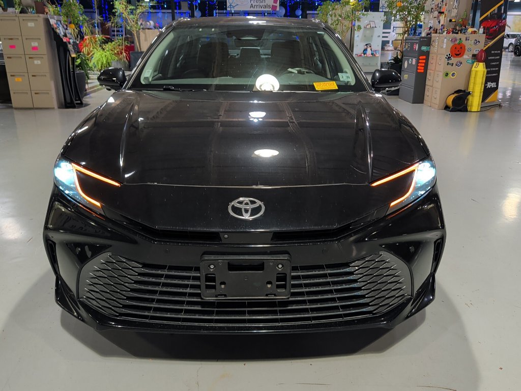 Used 2025 Toyota Camry XLE w/ Premium Plus Package AWD/4WD image 8
