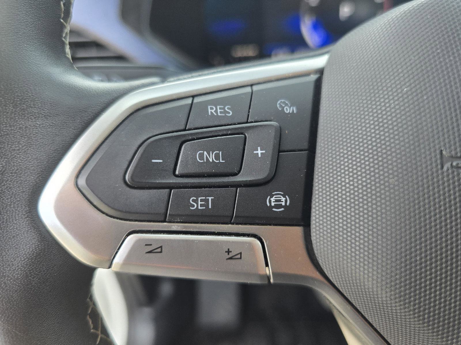 Used 2022 Volkswagen Taos SE image 13