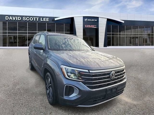 Used 2025 Volkswagen Atlas SE AWD/4WD image 3