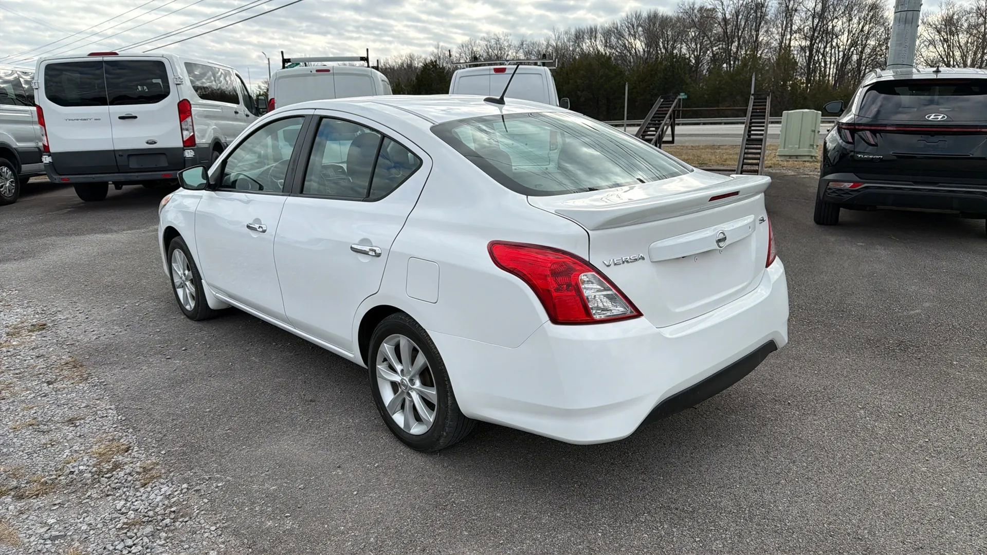 Used 2017 Nissan Versa SL image 5