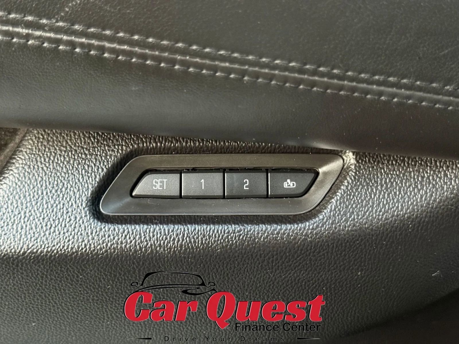 Used 2017 Cadillac Escalade ESV Platinum AWD/4WD image 38