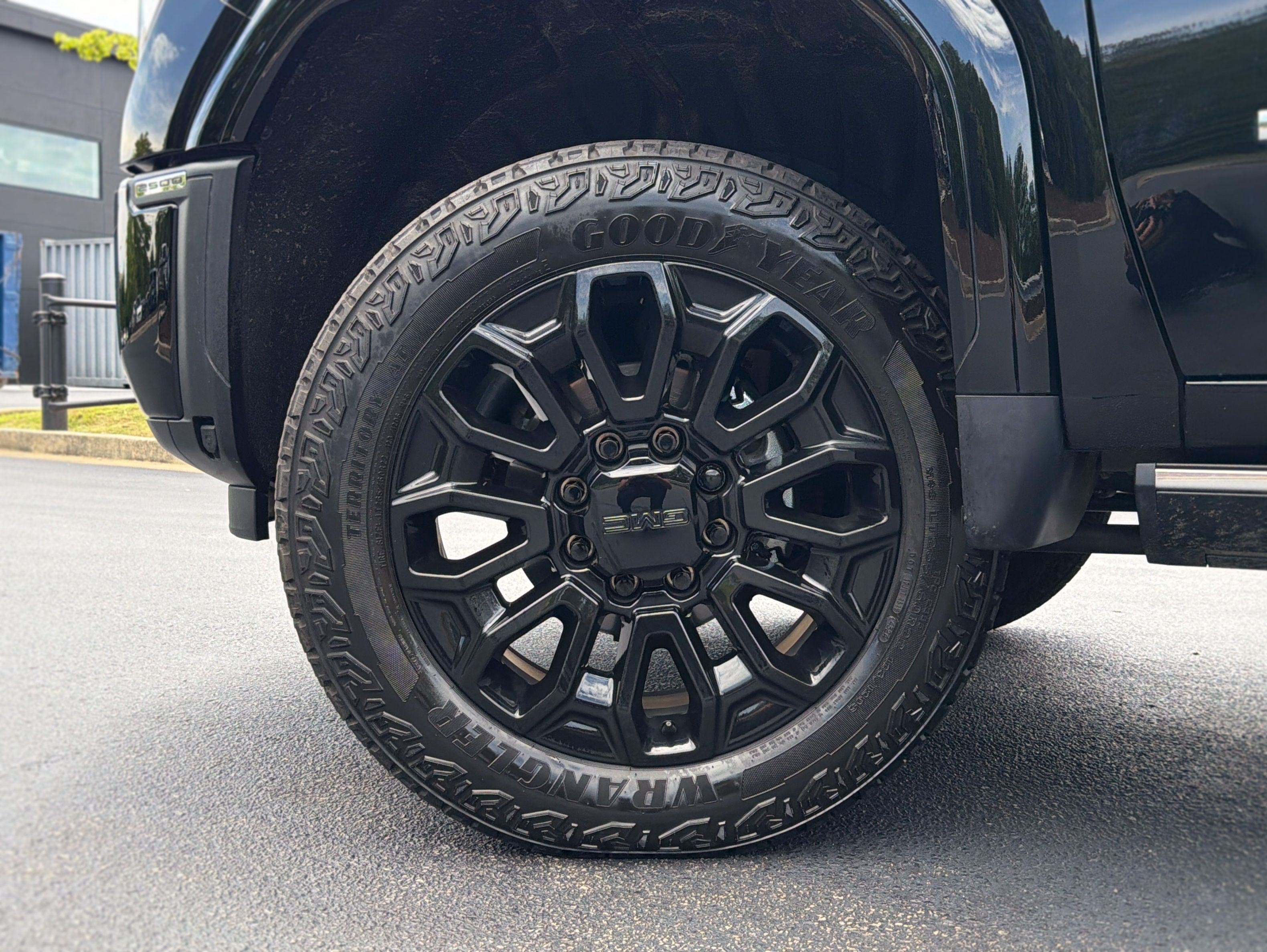Used 2026 GMC Sierra 2500 Denali Ultimate AWD/4WD image 19