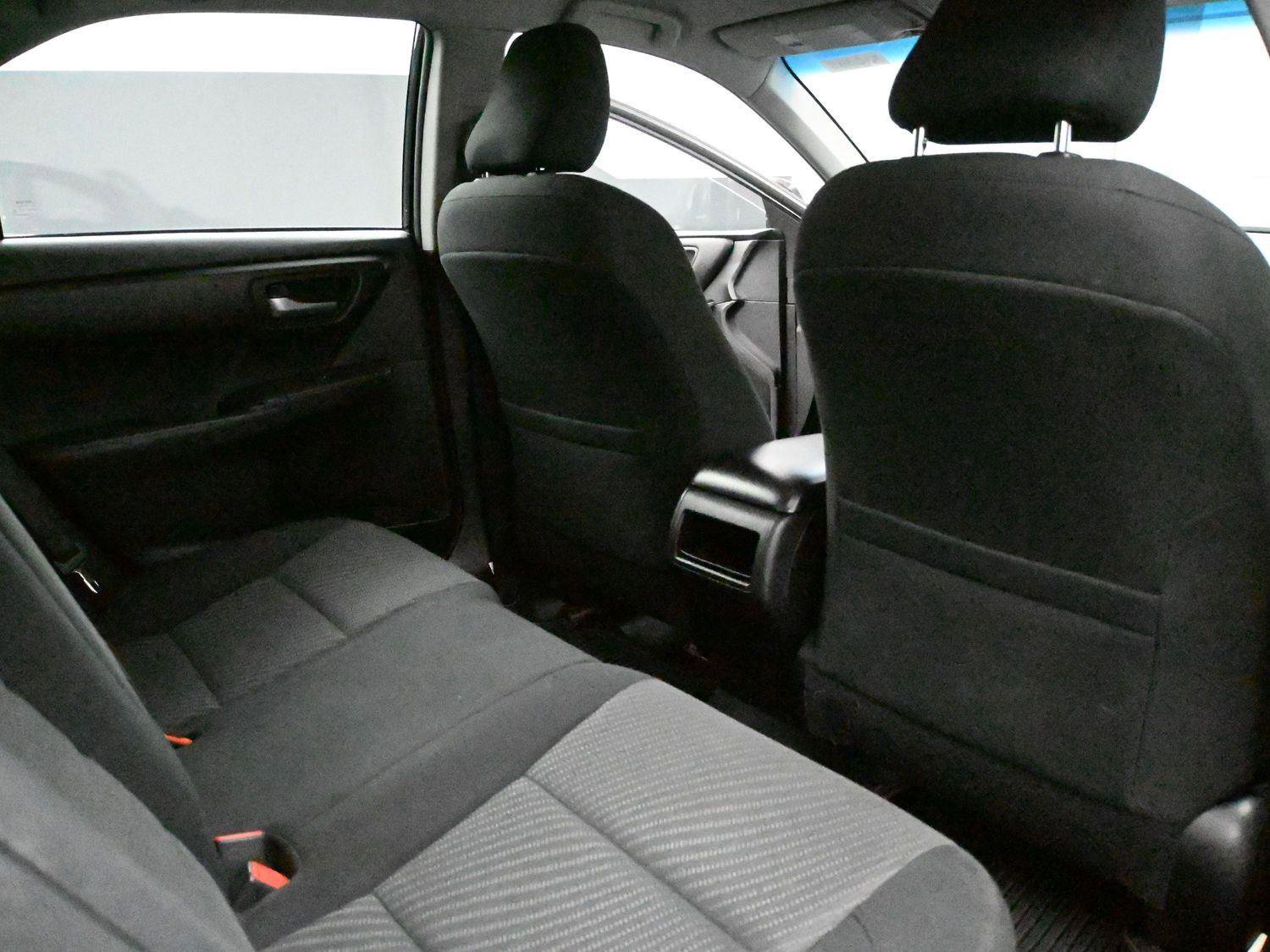 Used 2015 Toyota Camry LE FWD image 16