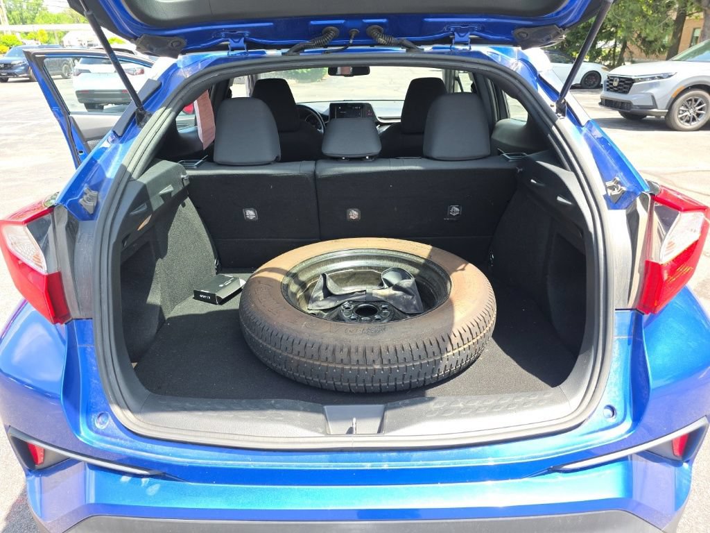 Used 2018 Toyota C-HR XLE FWD image 25