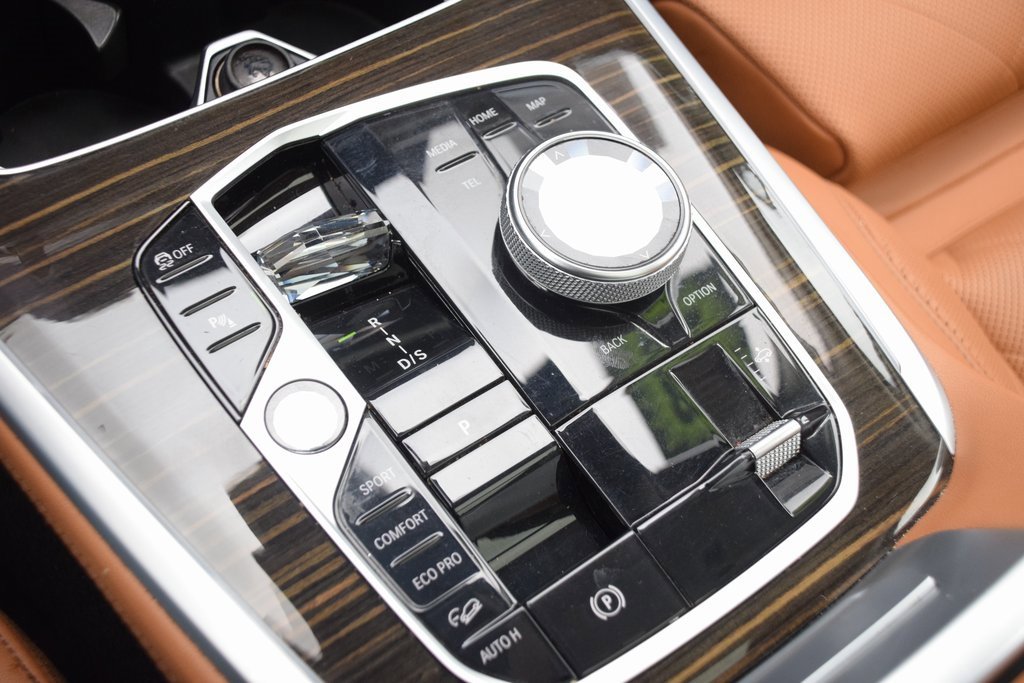 Used 2023 BMW X7 xDrive40i w/ Parking Assistance Package image 32