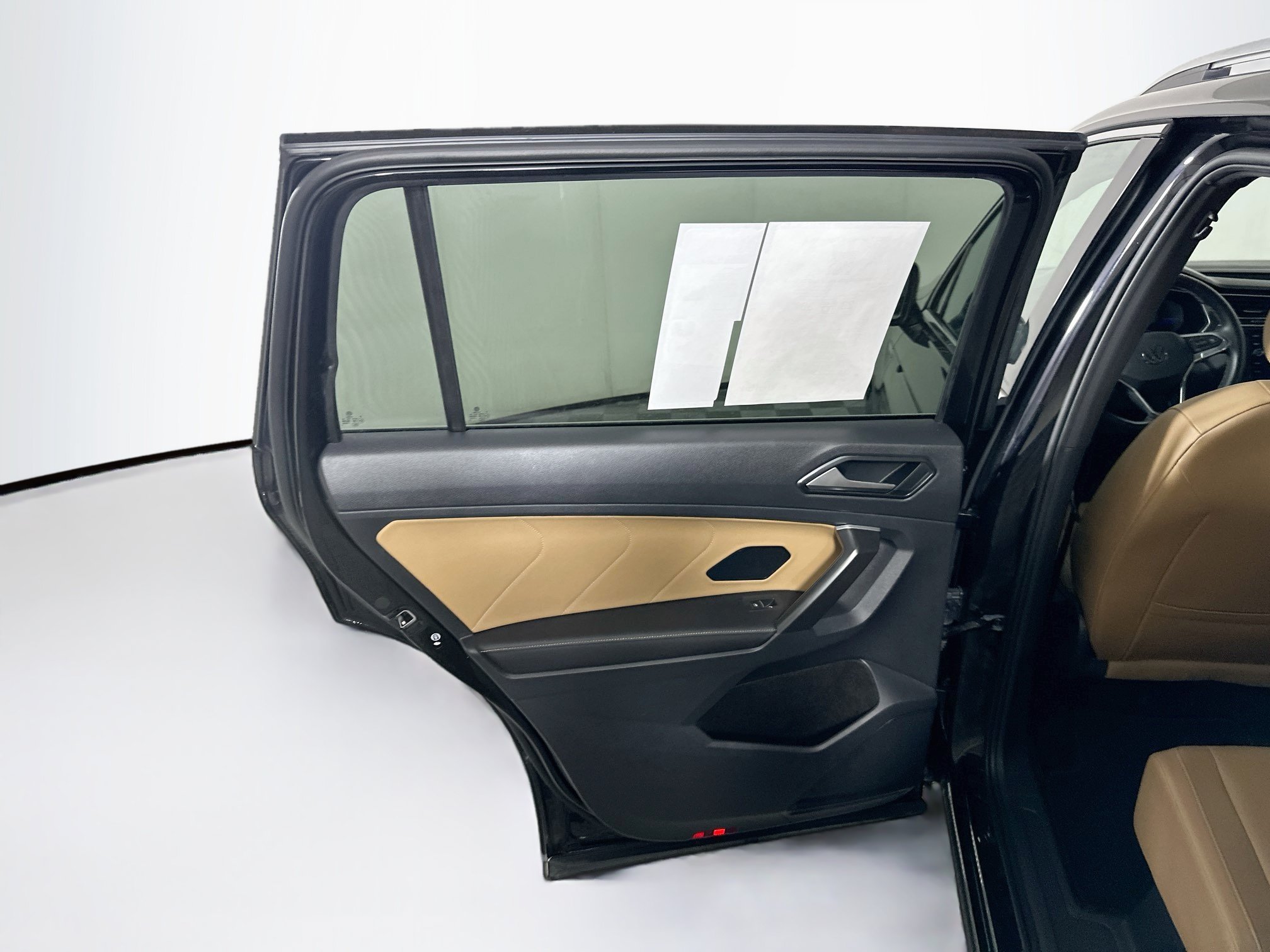 Used 2023 Volkswagen Tiguan SE FWD image 26
