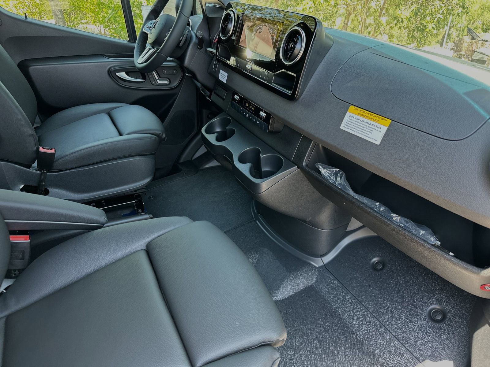 Used 2024 Mercedes-Benz Sprinter 144 Cargo image 17