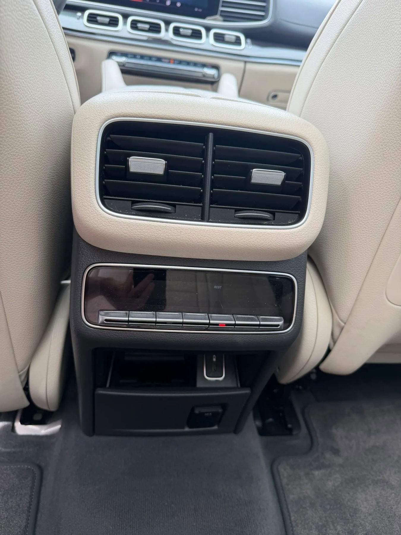 Used 2020 Mercedes-Benz GLS 450 4MATIC image 23
