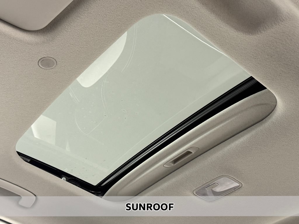 Certified 2026 Hyundai Venue SEL FWD image 3