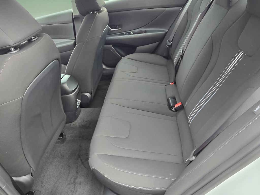 New 2026 Hyundai Elantra Hybrid FWD image 14