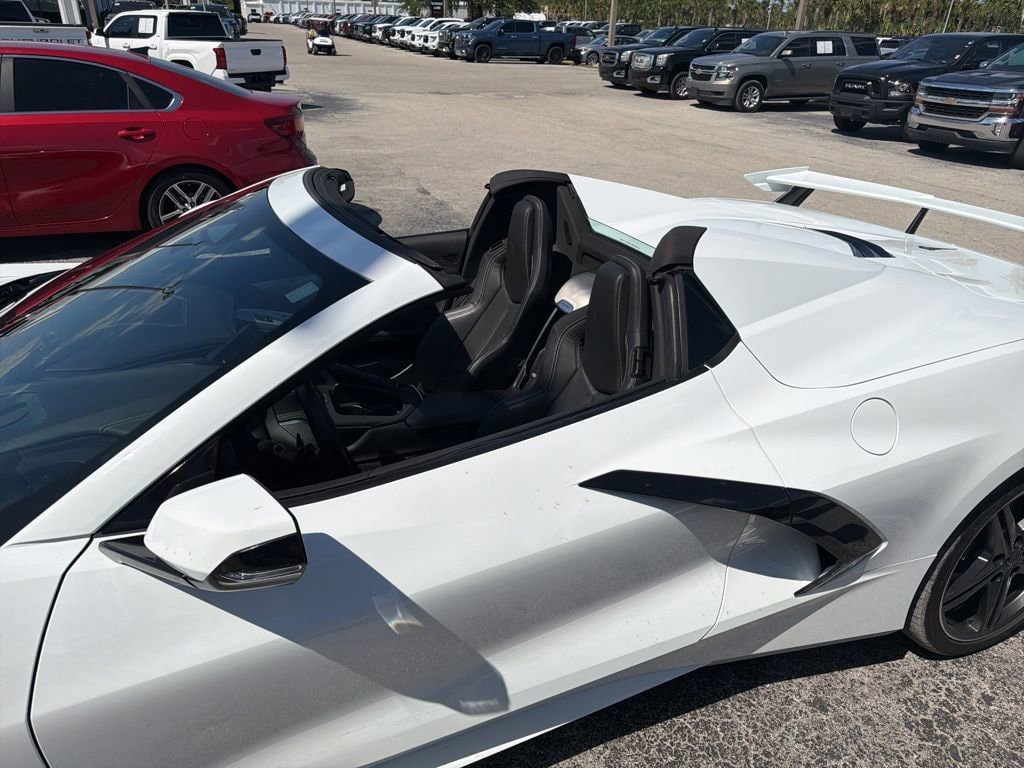 Certified 2025 Chevrolet Corvette Stingray Preferred Conv w/ 2LT RWD image 6