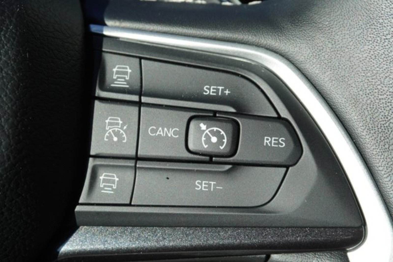 Used 2022 Jeep Grand Cherokee L Laredo w/ Luxury Tech Group I AWD/4WD image 28