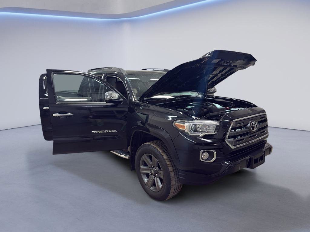 Used 2016 Toyota Tacoma Limited w/ Towing Package image 8