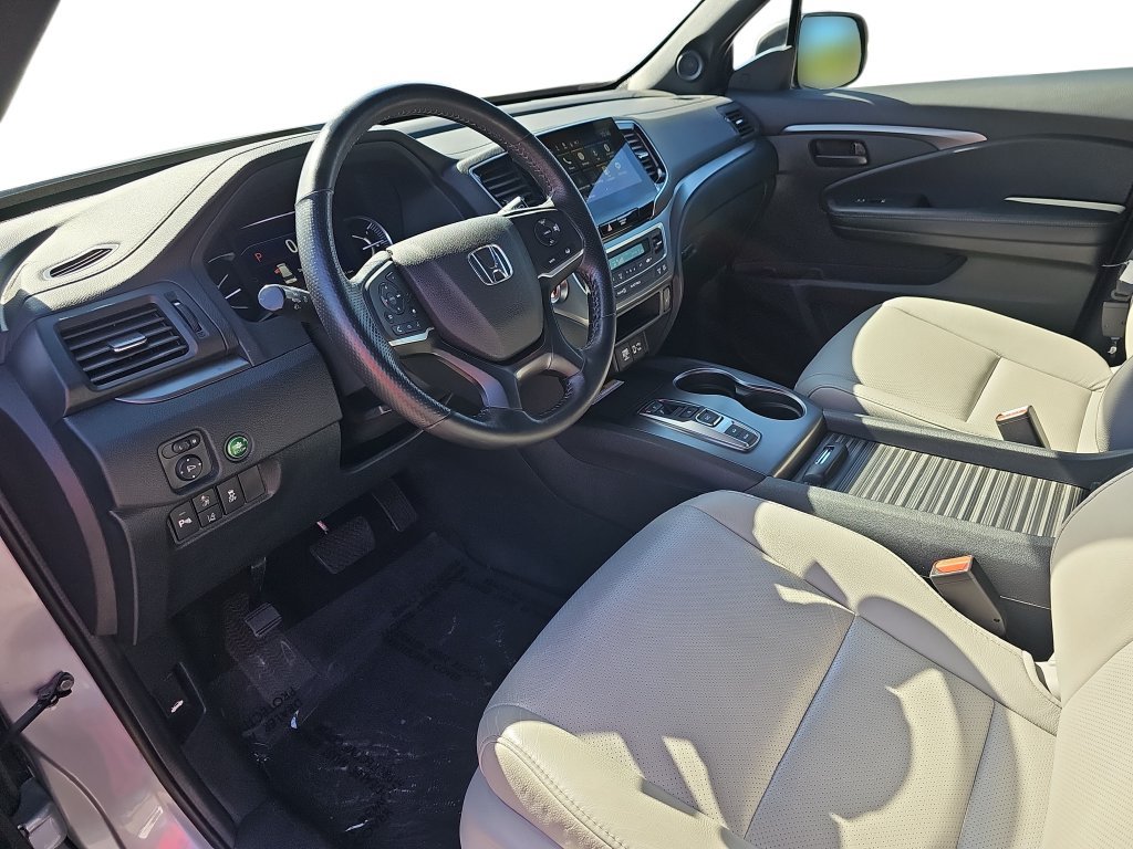 Used 2023 Honda Passport EX-L image 16