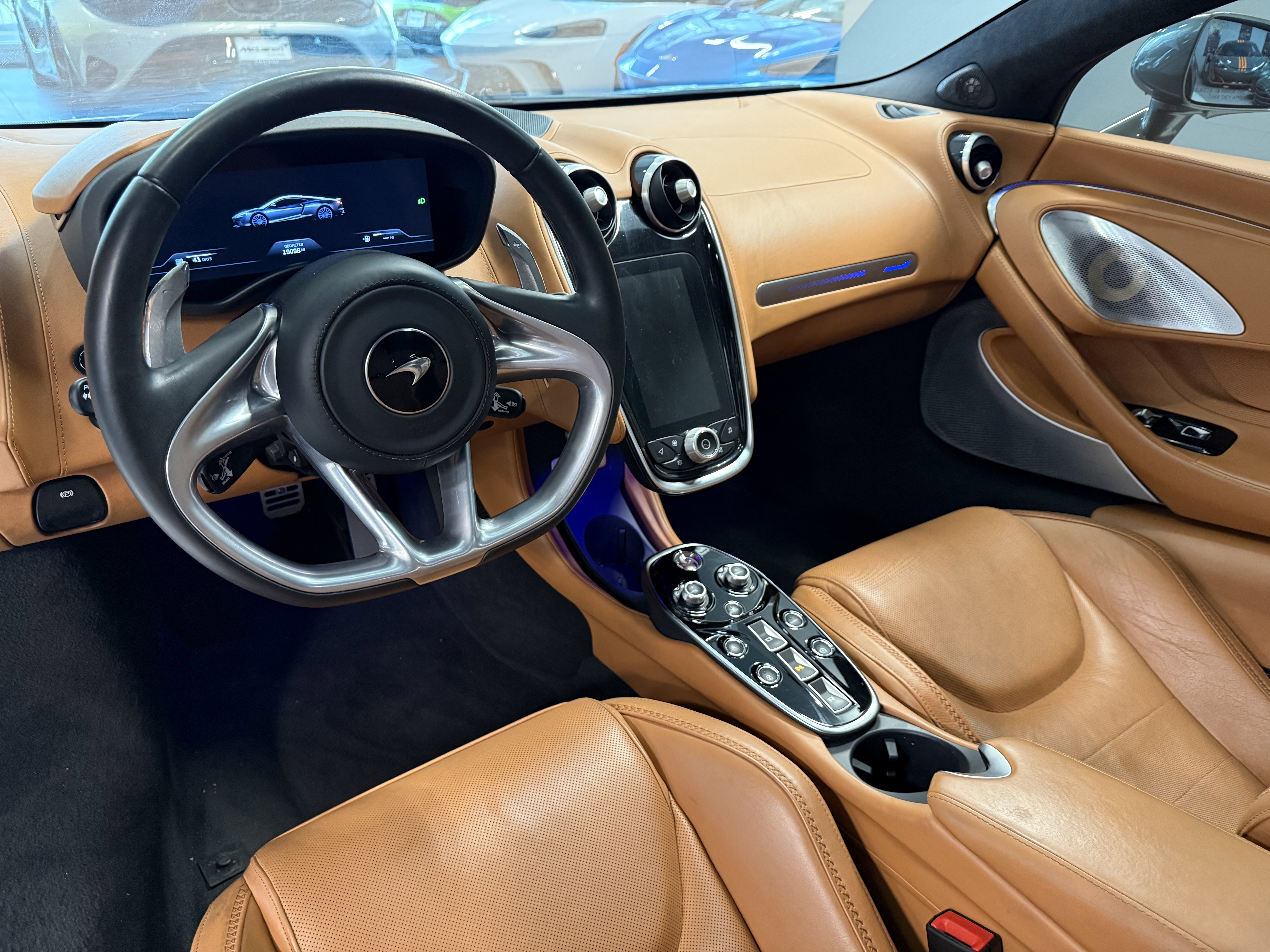 Used 2023 McLaren GT RWD image 8