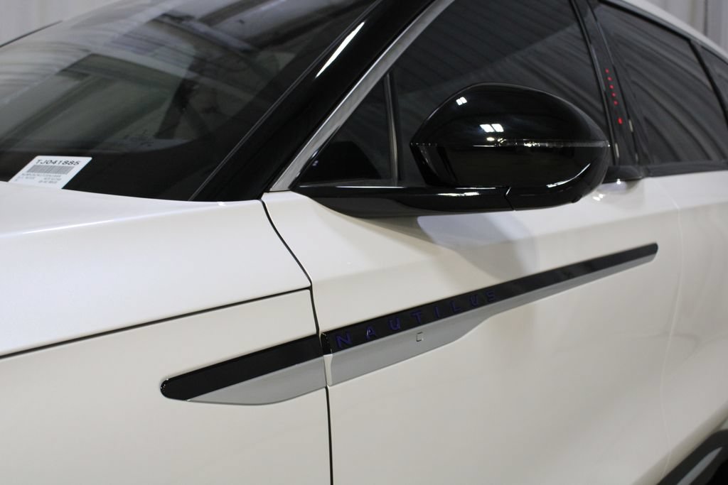 New 2026 Lincoln Nautilus Reserve AWD/4WD image 36