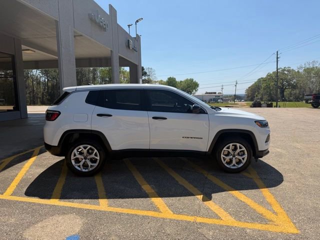 Used 2025 Jeep Compass Sport image 11