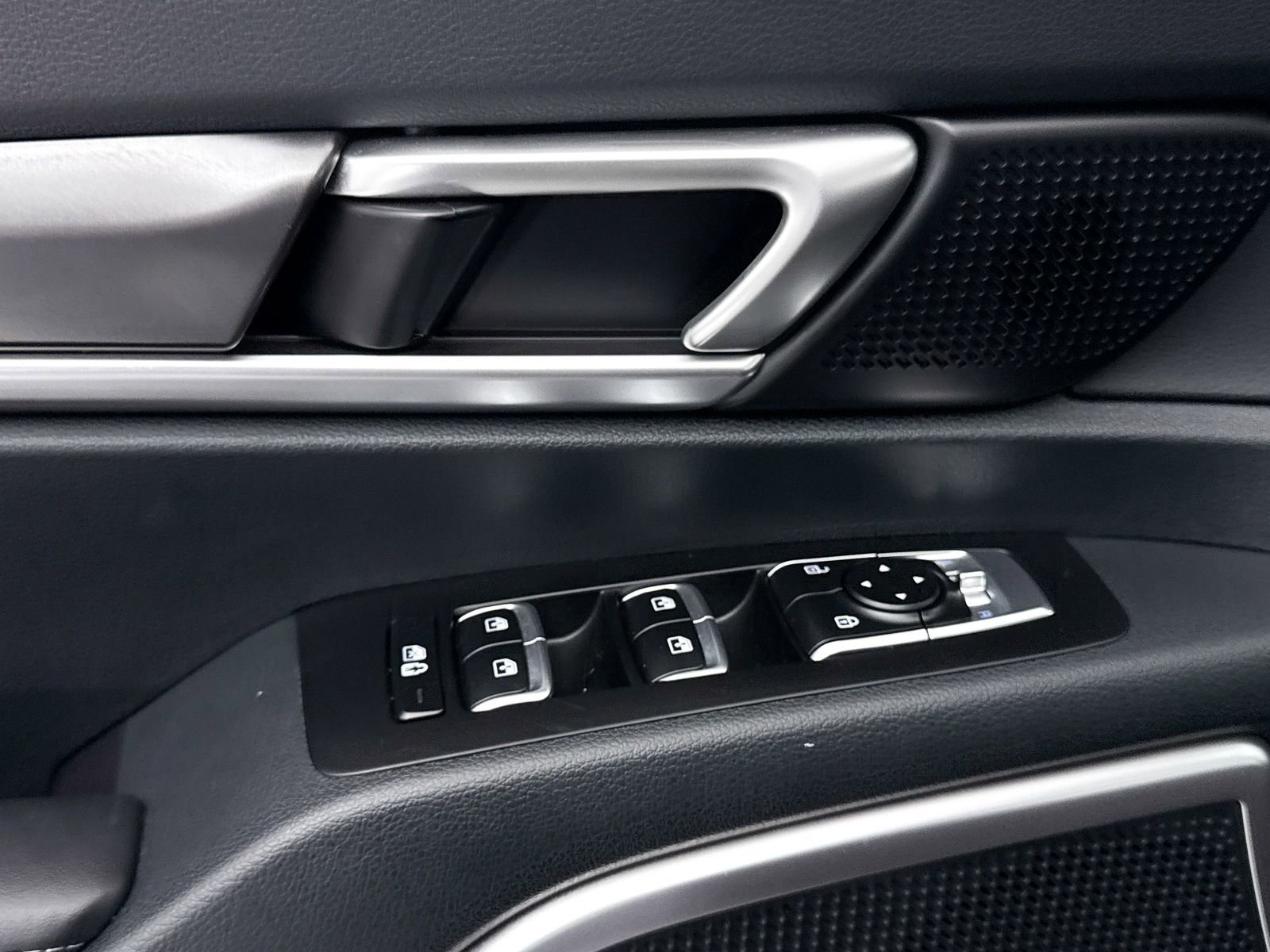 Used 2025 Kia Telluride S image 30