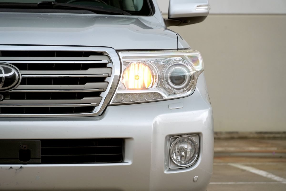 Used 2015 Toyota Land Cruiser AWD/4WD image 21