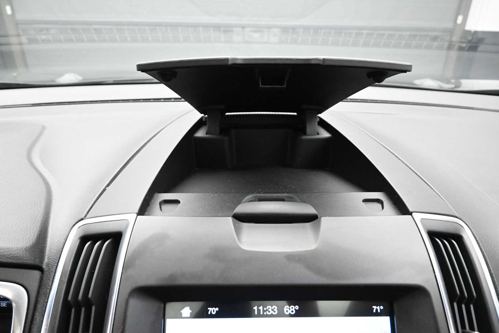 Used 2018 Ford Edge Titanium w/ Equipment Group 301A AWD/4WD image 20