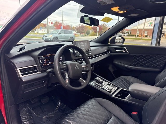 Used 2023 Mitsubishi Outlander SEL Black Edition image 9