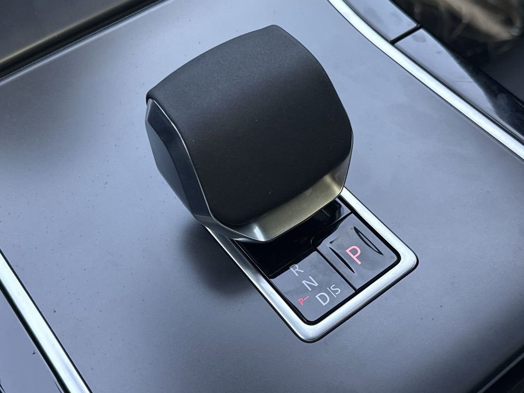 Certified 2024 Land Rover Range Rover Evoque Dynamic SE image 27