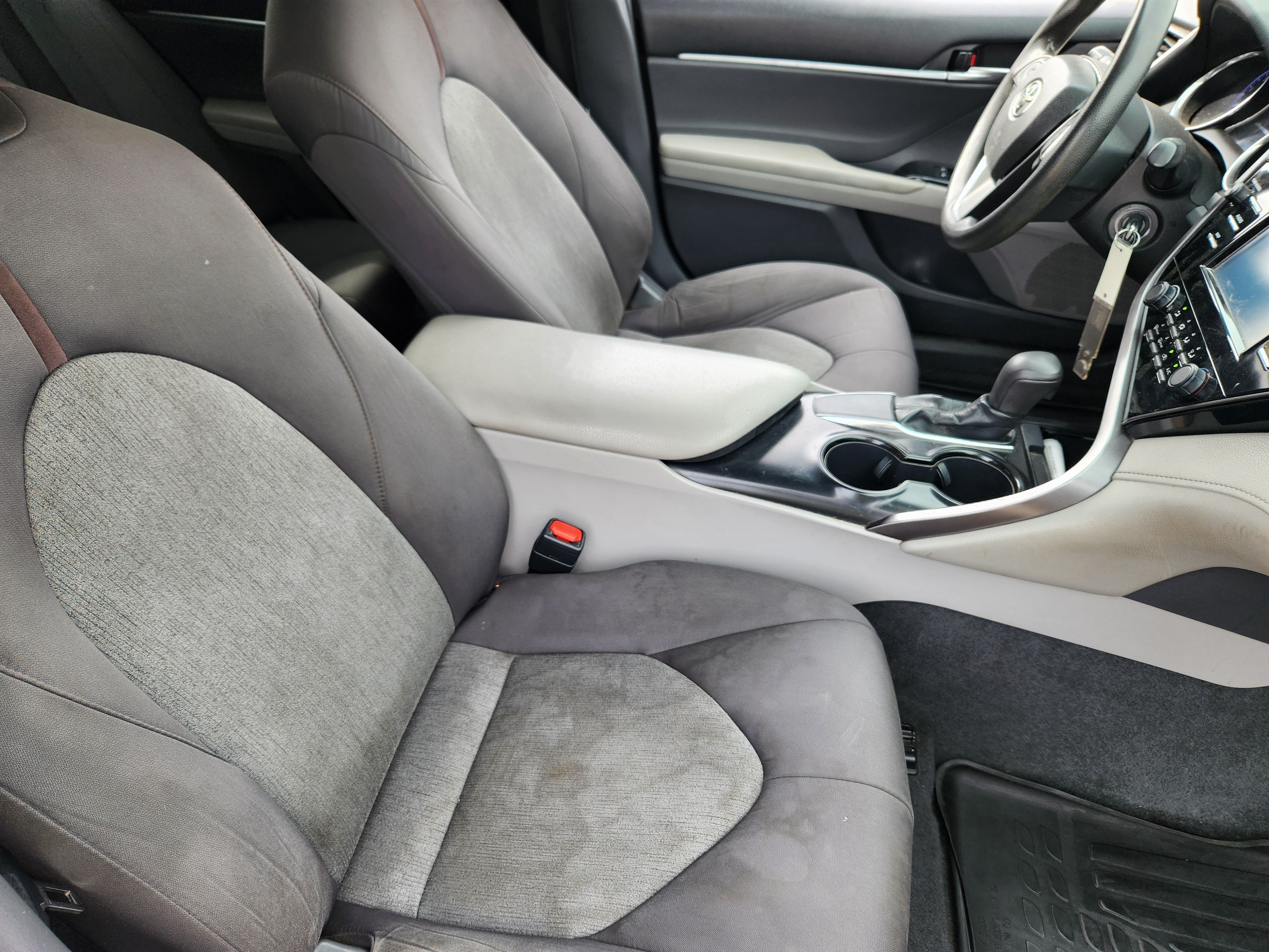 Used 2019 Toyota Camry LE FWD image 10