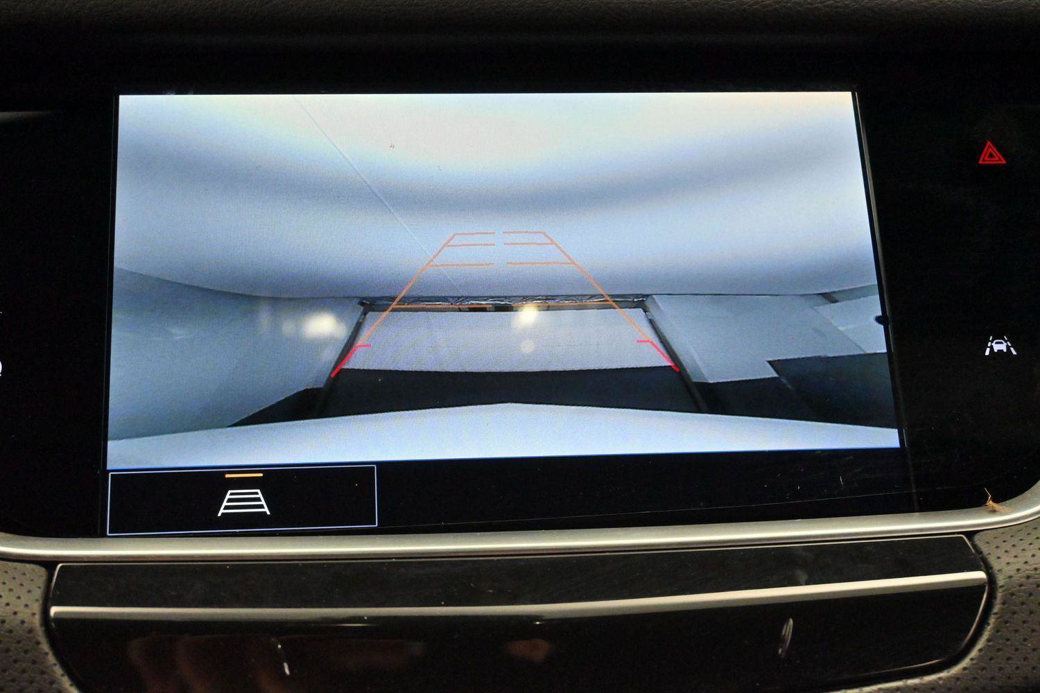 Certified 2025 Cadillac XT6 Luxury FWD image 24